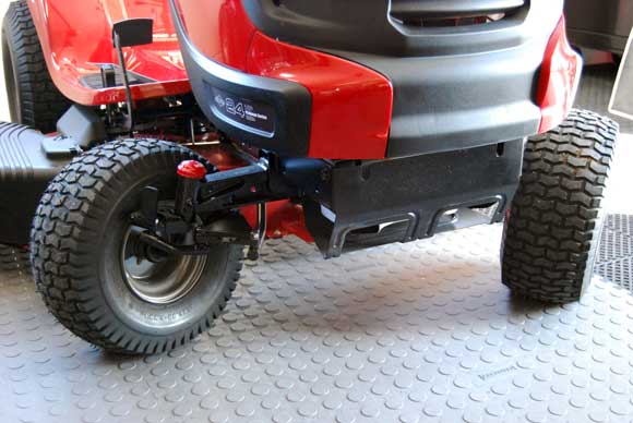 craftsman-tractor-turning craftsman tractor turning Pictures of the New Craftsman Turn Tight Technology