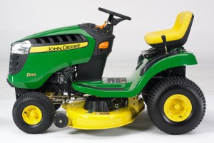d110 d1101 JOHN DEERE UNVEILS THE NEW 100 SERIES LAWN TRACTOR